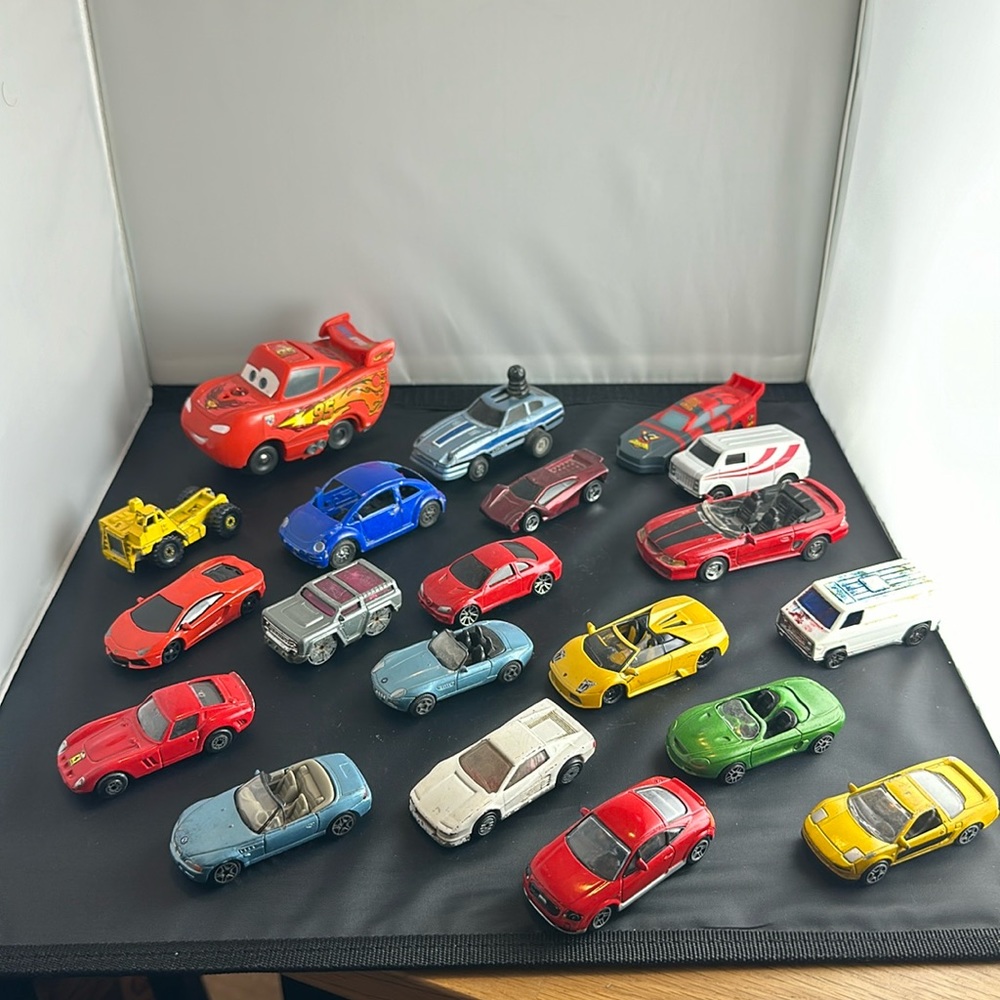 Lot of 20 toy cars